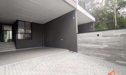 Casa com 3 quartos à venda na Rua Paraíba, 605, Anita Garibaldi, Joinville