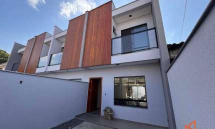 Casa com 3 quartos à venda na Rua Patrício Maia, 146, Guanabara, Joinville