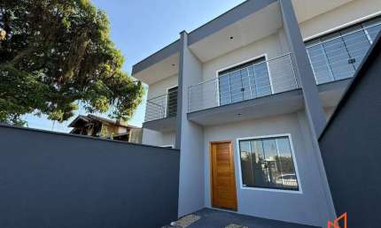 Casa com 3 quartos à venda na Rua Holanda, 41, Boa Vista, Joinville