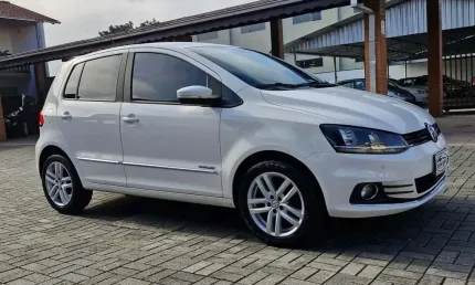 Volkswagen fox highline i motion 1.6 flex 16v 5p  - branca - 2015/2015
