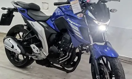 Yamaha fz25 fazer abs street