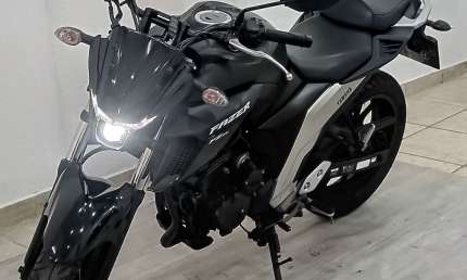 Yamaha fz25 fazer abs street