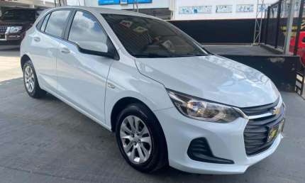 Onix hatch lt 1.0 12v flex 5p mec.