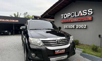 Toyota hilux sw4 srv d4-d 4x4 3.0 tdi dies. aut