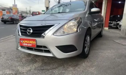 Nissan versa 1.0 12v flexstart 4p mec. - prata - 2017/2018