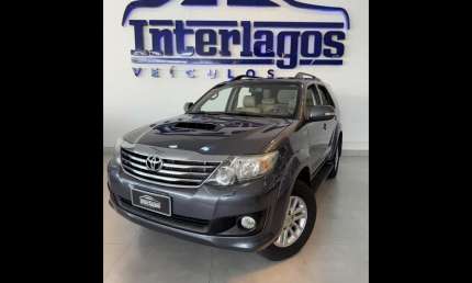 Toyota hilux sw4 srv d4-d 4x4 3.0 tdi dies. aut