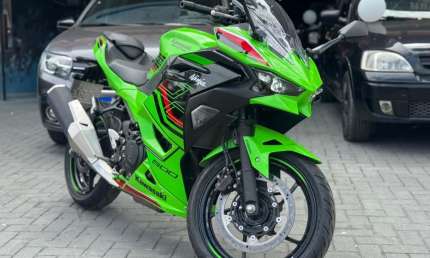 Kawasaki ninja 500 se