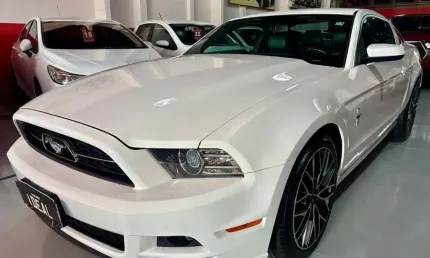 Ford mustang premium 4.0 v6 2013