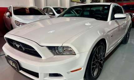 Ford mustang premium 4.0 v6 2013