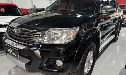 Toyota hilux cd4x4 srv 2012