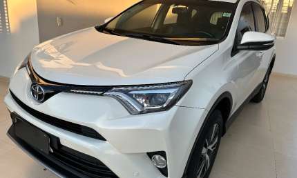 Rav4 autom 2.0 ano 2018 novíssima 