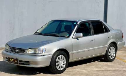 Toyota corolla xei 1.8 - prata - 2000/2000