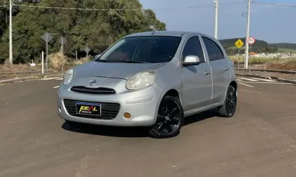 Nissan march 1.0 flex  - prata - 2012/2013