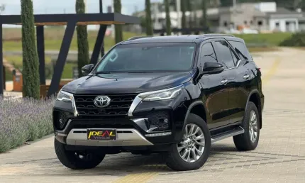 Toyota hilux sw4 srx 4x4 2.8 tdi 16v dies. aut.  - preta - 2023/2024