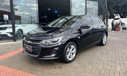 Chevrolet onix hatch premium - preta - 2020/2020