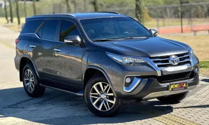Toyota hilux sw4 srx 4x4 2.8 tdi 16v dies. aut.  - cinza - 2016/2017