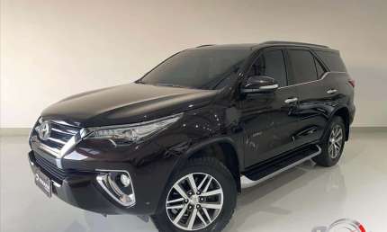 Toyota hilux sw4 2.8 srx 4x4 7 lugares 16v turbo intercooler diesel 4p automático