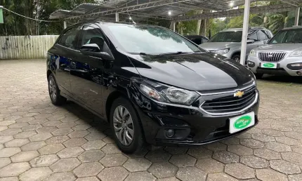 Onix 1.4 automático 2019 km baixa 