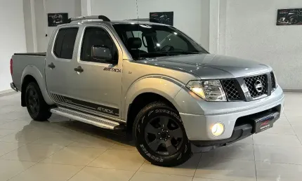Nissan frontier xe 2.5 4x2 completa, pneus novos, bancos em couro, muito conservada