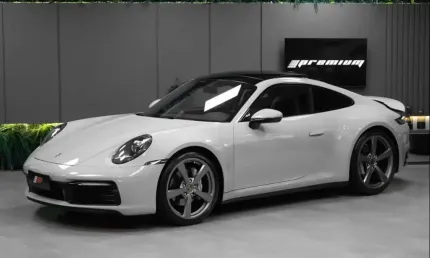 Porsche 911 carrera 2021
