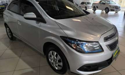 Chevrolet onix hatch lt 1.0 8v flexpower 5p mec.  - prata - 2013/2013