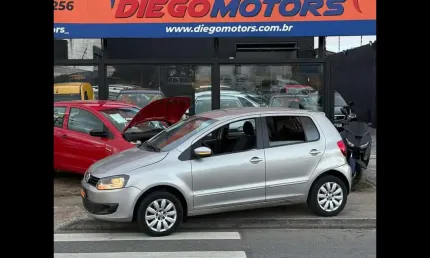 Volkswagen fox 1.0 8v (g2) 4p 2014
