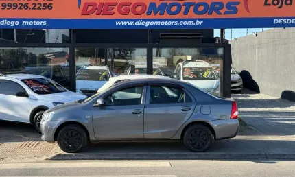 Toyota etios sd xs 1.5 mt 2016