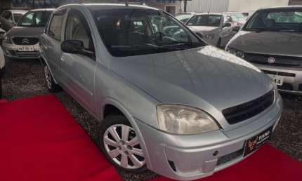 Corsa sedan  premium 