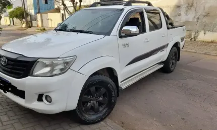Toyota hilux 2.7 srv 4x4 ano 2015 completa 