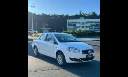 Fiat linea essence 1.8 flex 16v 4p