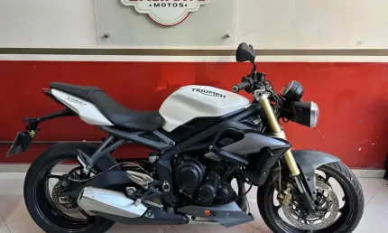 Triumph street triple 675 2015