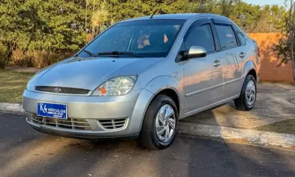 Fiesta sedan completo