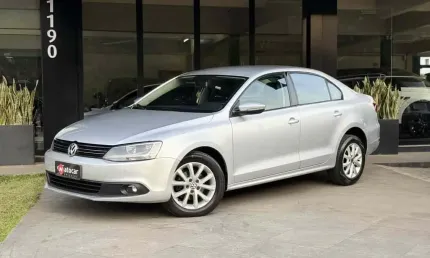 Volkswagen jetta 2013 2.0 comfortline 120cv flex 4p tiptronic