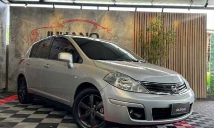 Nissan tiida sl 1.8/1.8 flex 16v aut. 2011 flex
