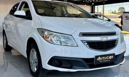 Chevrolet onix 1.0mt lt - branca - 2013/2013