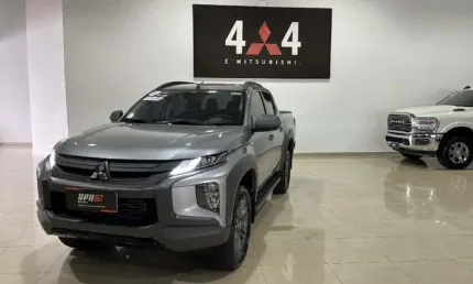Mitsubishi l200 triton 2.4 16v turbo diesel outdoor gls cd 4x4 automático