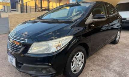 Onix hatch lt 1.0 8v flex