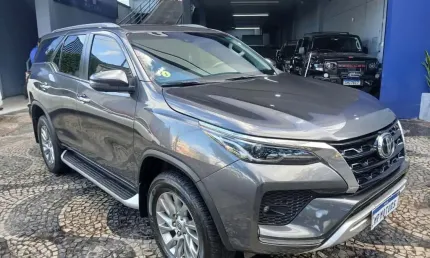 Toyota hilux sw4 2024 2.8 d-4d turbo diesel srx 7l 4x4 automático
