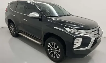 Pajero sport hpe-s awd aut