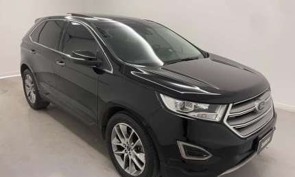 Edge titanium v6 awd aut