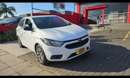 Chevrolet onix joy black 2021
