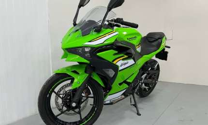 Kawasaki ninja 500 se