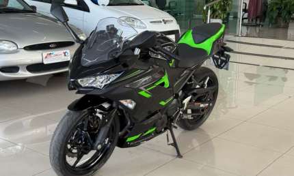 Kawasaki ninja 400