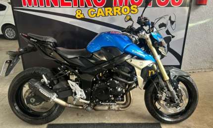 Suzuki gsr 750
