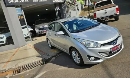Hb20 hatch 1.6 premium automático flex 87.250km prata bancos em couro