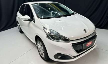 Peugeot 208 active mt 2017