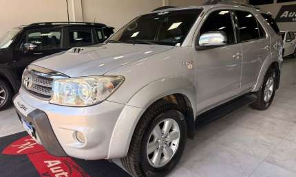 Toyota hiluxsw4 srv4x4 2011