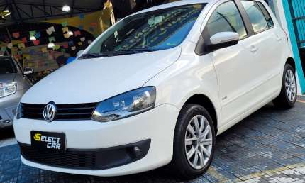 Volkswagen fox 1.0 2014 flex | completo com baixo km!