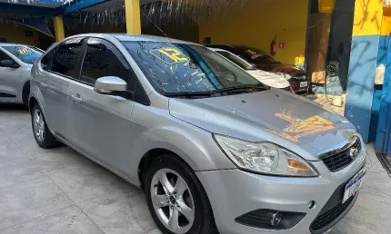 Ford focus hatch 1.6 flex manual – desempenho, conforto e custo-benefício incrível!
