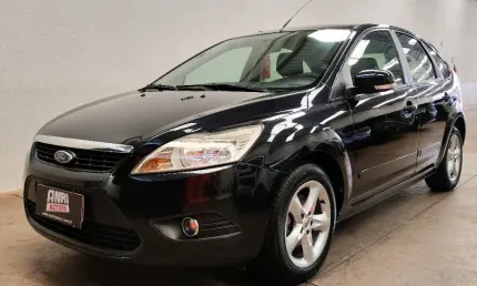 Focus hatch 1.6 flex completo 2011